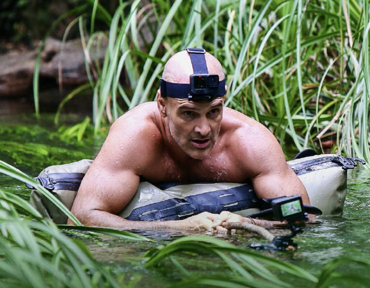 单挑荒野水之章高清国语下载：1-3季完整版(1080P夸克百度网盘)