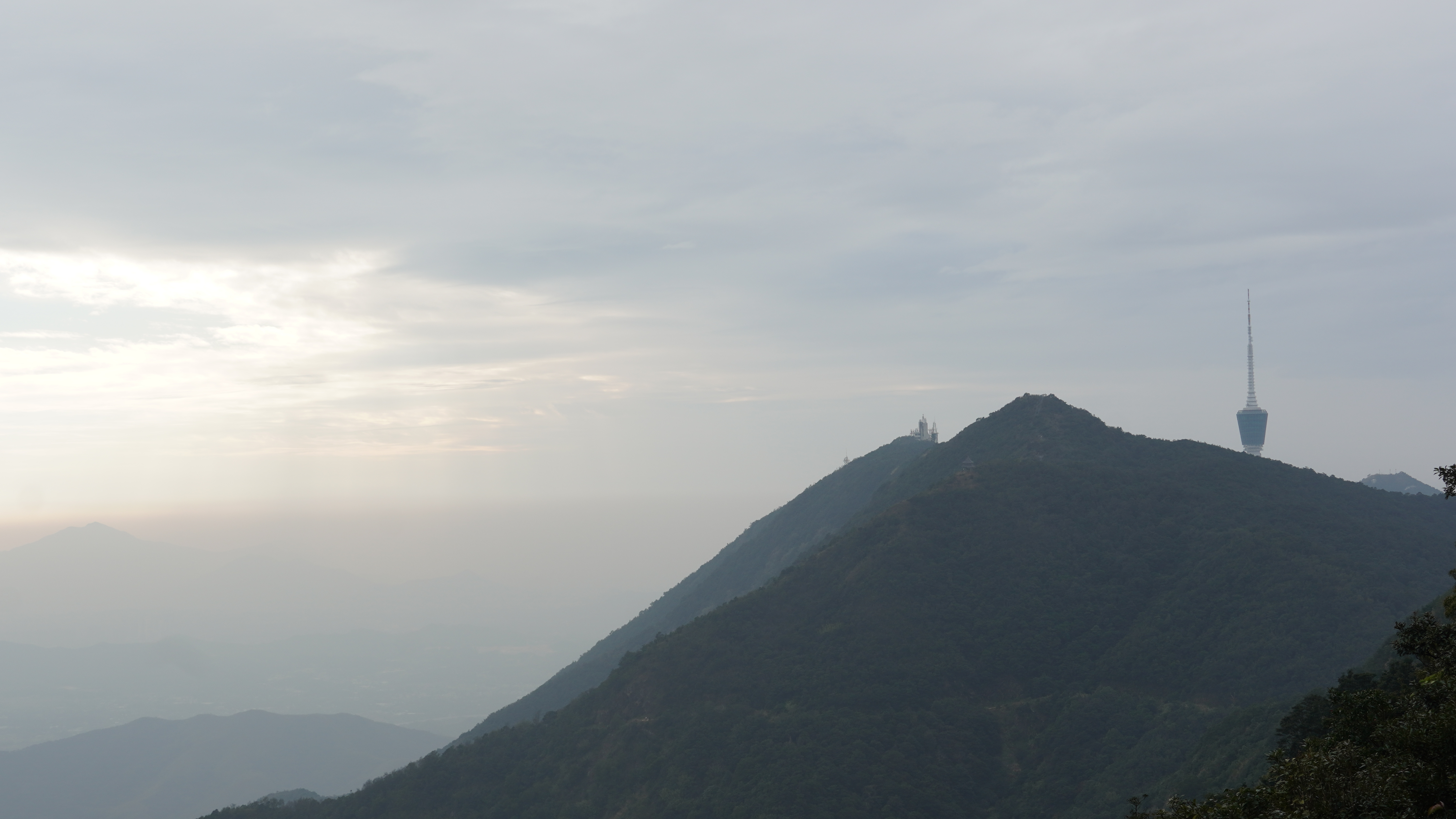 还在好汉坡下